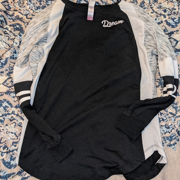 Tops - Picture 12 of 12